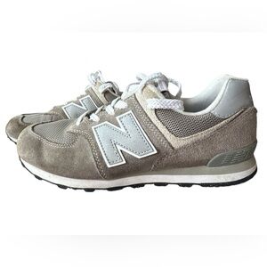 New Balance 574 Classic Big Kids Running Shoes Sneakers GC574EVG Grey/White Sz 5